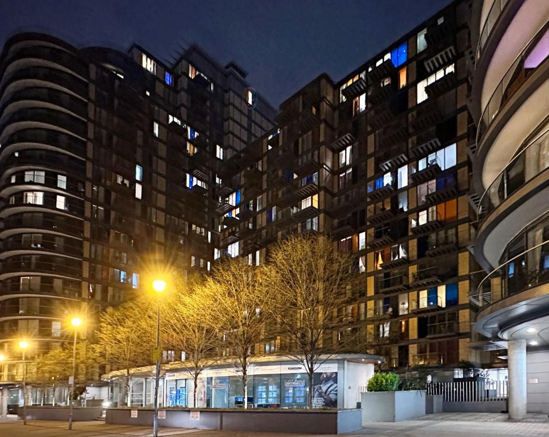 Stylish Apartment In Canary Wharf London Exterior photo