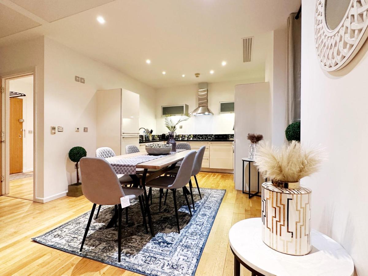 Stylish Apartment In Canary Wharf London Exterior photo